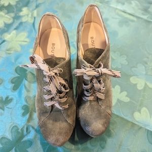 Boutique 9 Olive Green Sued Wedge Booties
